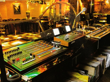 マハラジャ本店 DJブース